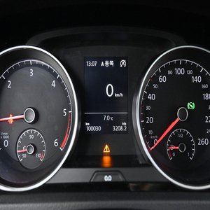 Volkswagen Golf 2.0 TDI GTD de Bajo Kilometraje, Historial de Servicio Completo, Alta Gama, Deportivo, Diésel, con Impresionante Torque y Agarre - Product Image 3