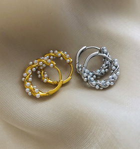 Boucles d'oreilles perle cercle 2024 nouvelle conception de couronne Boucles d'oreilles boucle d'oreille en cuivre plaqué or 14 carats - Product Image 2