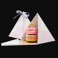Boîte de présentation pyramidale pour macarons en papier kraft avec fenêtre, logo personnalisé, durable, qualité alimentaire, tour de macarons, rangement, lamination brillante