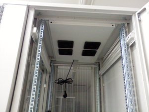 ตู้แร็คเหล็กขนาด 19 นิ้ว ทนทาน สำหรับเซิร์ฟเวอร์เครือข่าย <span class=keywords><strong>3U</strong></span>/12U/4U ดีไซน์ปรับระดับได้ ประตูกระจกนิรภัย พร้อมระบบจัดการสายเคเบิล สำหรับศูนย์ข้อมูล - Product Image 6