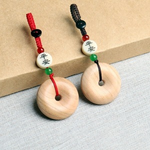 Pendentif porte-bonheur en bois de pêche sculpté Nuage Auspicieux, unisexe, cadeau, bijou artisanal, accessoire - Product Image 3