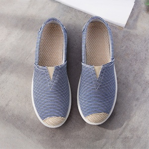 Chaussures basses décontractées d'été respirantes en toile style Pékin ancien pour femmes, mères et étudiantes – Vente en gros, couleur blanche - Product Image 5