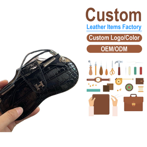 Factory Supply Crocodile Pattern PU Leather Sunglasses Pouch, Neck Hanging Eyeglasses Storage Bag with "H" Buckle - Product Image 2