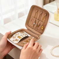 Boîte à bijoux en cuir PU avec logo personnalisé, petite, ronde, portable, pour voyage, organiseur de colliers, boucles d'oreilles, bagues, avec fermeture éclair