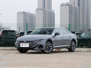Volkswagen CC 380TSI d'occasion 2024 avec faible kilométrage, entrée sans clé, caméra de recul, <span class=keywords><strong>voiture</strong></span> d'occasion haut de gamme, pour les trajets quotidiens en famille - Product Image 1