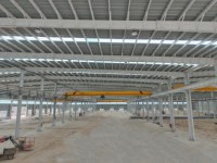 Atelier préfabriqué en acier robuste, hangar métallique, kits métalliques préfabriqués, hall industriel durable, soudage personnalisé