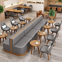 Ensemble de tables et chaises de café en bois de style moderne, mobilier commercial pour restaurants, hôtels, cafés et bistrots