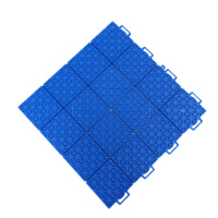 Derniers carreaux de terrain de sport de basket-ball 3X3 suspendus au sol en PP