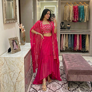 NiMa Creations Robe de mariée traditionnelle pour femme, style indien et pakistanais, longueur ras du sol, en Georgette, couleur rouge, modèle Lehenga Choli, coupe classique - Product Image 1