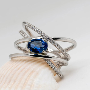 Anello Statement Geometrico Ovale Intrecciato a Strati Stile Londinese Minimalista, Gioielli di Moda - Product Image 3