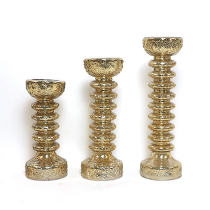 Ensemble personnalisé de 3 bougeoirs à pilier en verre cristal coloré taillé lumineux pour décoration de table de mariage à vendre - Product Image 1