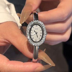 Reloj de Pulsera Ovalado de Lujo, Analógico, con Diamantes, de Alta Gama, para Mujer, de Cuarzo - Product Image 3