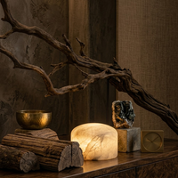 Lampe de table élégante et minimaliste à LED avec variateur d'intensité progressif, commande tactile, en albâtre naturel de luxe, sans fil