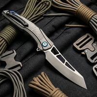 Couteau pliant multifonctionnel de survie en titane haute dureté pour la défense personnelle en extérieur, couteau de poche portable et tranchant