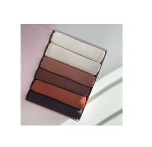Vente en gros de châles islamiques en modal doux de qualité supérieure, hijab pour femmes musulmanes, taille personnalisée, logo personnalisé, collection de 86 couleurs - Product Image 1