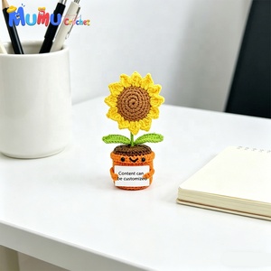 Pianta di Girasole all'Uncinetto Fatta a Mano in Lana Ecologica, Decorazione da Scrivania per Supporto Emotivo ed Energia Positiva, Regalo per Studenti - Product Image 5