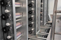 Nouveau système de cage à cailles entièrement automatique de type H à 6 niveaux avec système d'alimentation, de retrait du fumier et de collecte des œufs pour élevage avicole