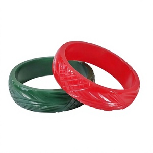 Bracelet jonc ouvert fantaisie en résine 2026, qualité supérieure, avec breloques en acrylique ange, bijoux élégants pour femmes, vente chaude en gros - Product Image 4
