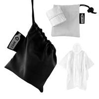 Poncho d'urgence blanc avec une capuche emballé dans un sac de fermeture de ficelle en polyester RPET cadeaux promotionnels Poncho de douche PCH005