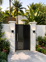 Portail Principal de Maison Indienne Moderne avec les Derniers Designs, Piliers en Aluminium de Style Nouveau, Service de Modélisation 3D, Bois Traité sous Pression Naturel