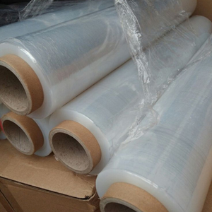 ฟิล์มยืดพันพาเลทชนิด LLDPE แบบม้วน  หนา 8-25 ไมครอน กว้าง 18-20 นิ้ว น้ำหนัก 2-5 กก. ขายส่ง ราคาโรงงาน รับผลิตตามสั่ง - Product Image 1