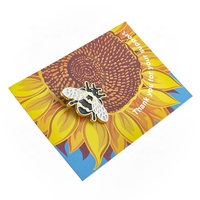 Carte en papier imprimée motif dessin animé ou conception personnalisée pour support de broche en émail – Vente chaude en stock