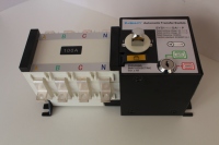 Interrupteur de transfert automatique (ATS) Socomec de type trois positions 3200A