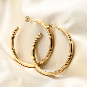 Nuovo Design <span class=keywords><strong>Orecchini</strong></span> a Cerchio a Strisce Rotonde a Forma di C in Acciaio Inossidabile Placcato Oro 18K da Donna, alla Moda, per Matrimoni e Feste, Idea Regalo - Product Image 1
