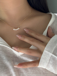 Conjunto de Joyería UM de Plata 925 con Perlas de Agua Dulce Crescent Prelude (Pendientes + Collar con Colgante) para Uso Diario/Regalo Unisex - Product Image 5