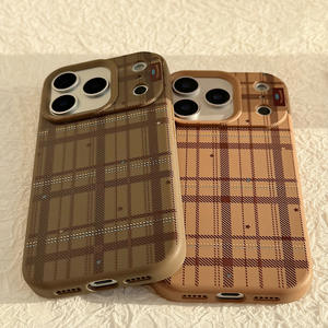 Coque souple vintage à carreaux britanniques avec grandes perforations, protection intégrale antichoc pour iPhone 17 Pro Max - Product Image 6