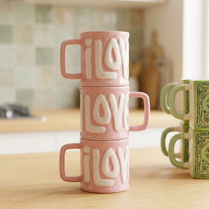 Tasses en céramique rose avec lettres en relief, design rétro, durables, empilables, vaisselle - Product Image 1