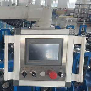 Machine de formage à froid de panneaux de toiture trapézoïdaux en tôle de <span class=keywords><strong>fer</strong></span> IBR haute vitesse 840, machine de formage à froid IBR <span class=keywords><strong>avec</strong></span> coupeur non-stop - Product Image 5