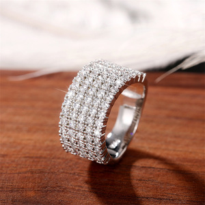 Anello a Cinque File di Design, Stile Elegante, Anello da Dito per Donne - Product Image 6
