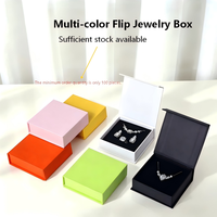 Boîte cadeau en carton carrée à fermeture magnétique pour bijoux, petit MOQ, blanc albâtre et noir obsidienne, pour colliers