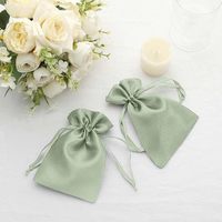 Pochette à bijoux en satin avec cordon de serrage, logo personnalisé, petite, couleur vert sauge, ruban crème, sac cadeau pour mariage, emballage de cadeaux pour invités, vente en gros