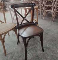 Chaise X à dossier croisé en résine plastique châtaigne, empilable, pour salle à manger extérieure, style ferme, pour événements