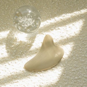 Masseur facial en bronze personnalisable NOBBAN de Corée, outil manuel de gua sha pour l'application sur le visage - Product Image 5