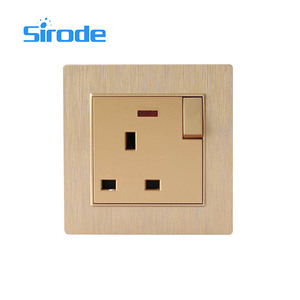 <span class=keywords><strong>Sirode</strong></span> 86*86 Golden Color 1 Gang 2 Way Switch Plaque brossée 3D en norme britannique pour l'emballage de vente au détail à usage résidentiel - Product Image 3