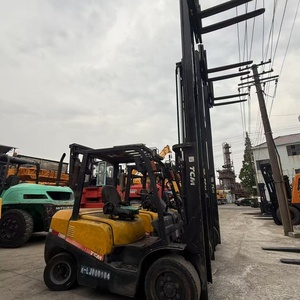 Montacargas Diésel Komatsu TCM Fd30 Usado Original de Japón, 3 Toneladas, 5 Toneladas, Motor Diésel Three Masters, Garantía de 6 Meses, Venta en Shanghái - Product Image 2