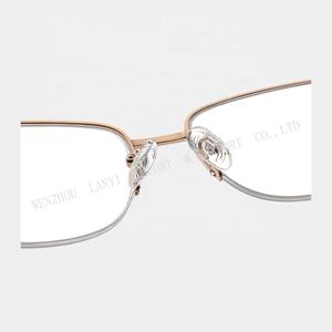 <span class=keywords><strong>Gafas</strong></span> de Moda con Media Montura Metálica <span class=keywords><strong>para</strong></span> Mujer, Certificadas por el Estándar Global de Reciclaje, Ideales <span class=keywords><strong>para</strong></span> Trabajar en la Computadora Durante Periodos Prolongados - Product Image 5