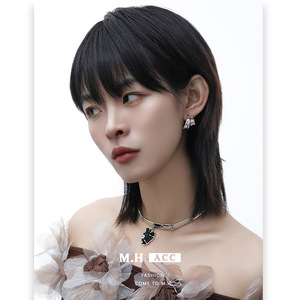 Diseño original Nuevo estilo Pendientes simples femeninos Pendientes de aro exagerados irregulares <span class=keywords><strong>rizados</strong></span> de doble capa en latón de moda - Product Image 4