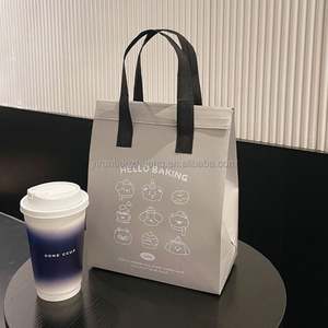 Bolsas de tela personalizadas con logo, resistentes, amarillas, de tela no tejida, reciclables, para llevar té de burbujas, café caliente o vino. - Product Image 6