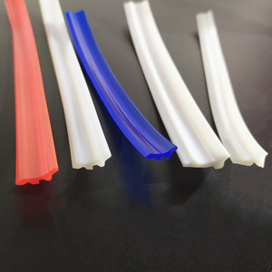 Lèvre d'essuie-glace C2 rouge en polyuréthane pour couvercle télescopique en acier - Product Image 1