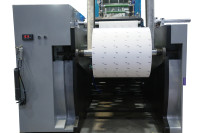 Impresora Flexográfica de Etiquetas Totalmente Automática con Troquelado Rotatorio, Corte Longitudinal y Rebobinado en Línea de 4 Ejes