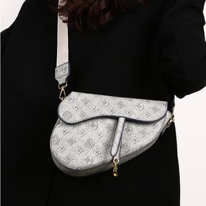 Bolso bandolera de diseñador de moda personalizado de primera calidad con estampado vintage, bolso de un solo hombro para hombres y mujeres. - Product Image 3