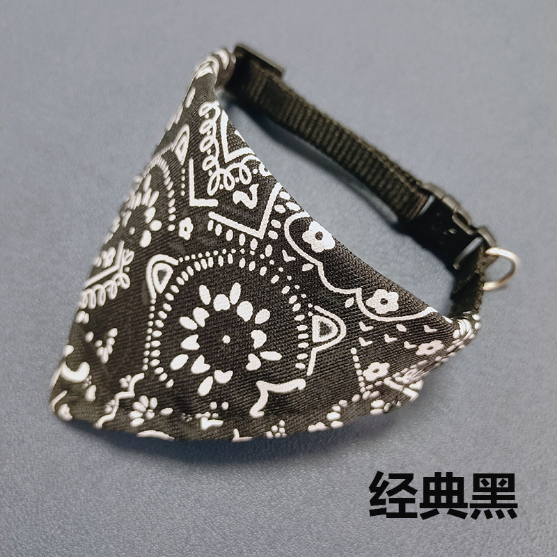 ผ้ากันเปื้อนทรงสามเหลี่ยมปรับได้ [สีดำคลาสสิก]