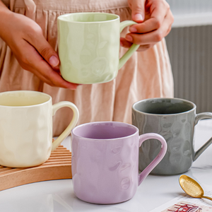 Tasse à café en céramique colorée <span class=keywords><strong>de</strong></span> 10oz avec motif en relief vente chaude blanc rose vert gris tasses <span class=keywords><strong>de</strong></span> couleur - Product Image 5