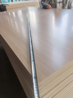 Panneau MDF mélaminé brillant, feuille de bois stratifié, panneau blanc mélaminé 18mm 16mm avec grain de bois