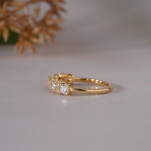 Elegante Anillo de Oro Amarillo con Diamantes en Forma de Media Eternidad para Mujer, Regalo de Boda, Compromiso o Aniversario, Joyería Fina de Lujo - Product Image 6