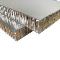 Panneaux en nid d'abeille en aluminium de grande taille pour les plafonds de couloir dans les centres commerciaux moyens et grands